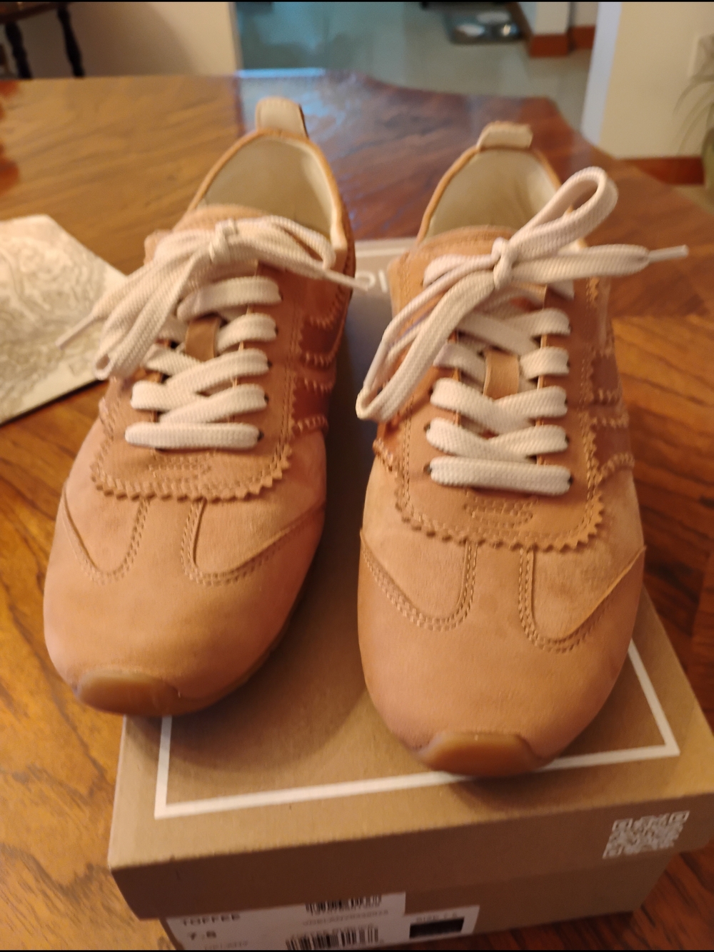 Dolce Vita Women's Tan Suede Lace-Up Sneakers